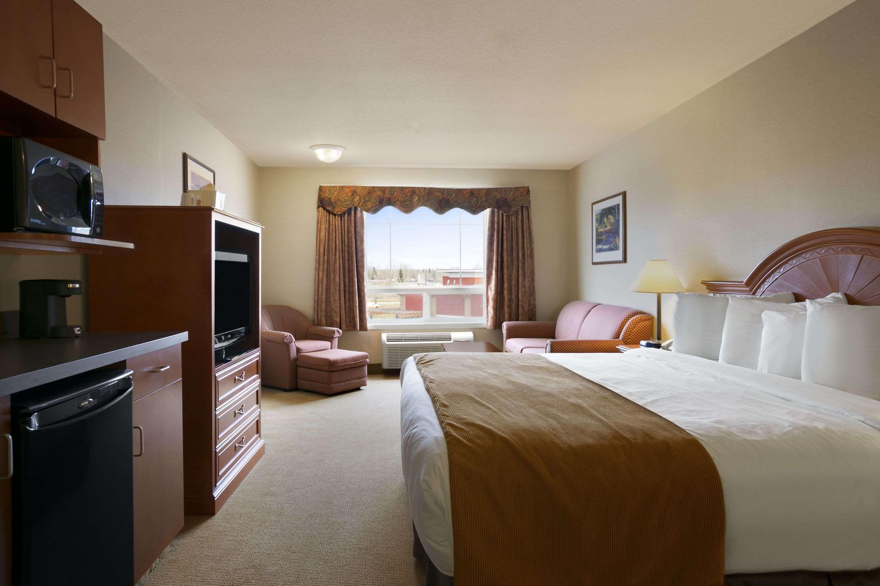 Super 8 By Wyndham Fort Nelson Bc Exterior photo