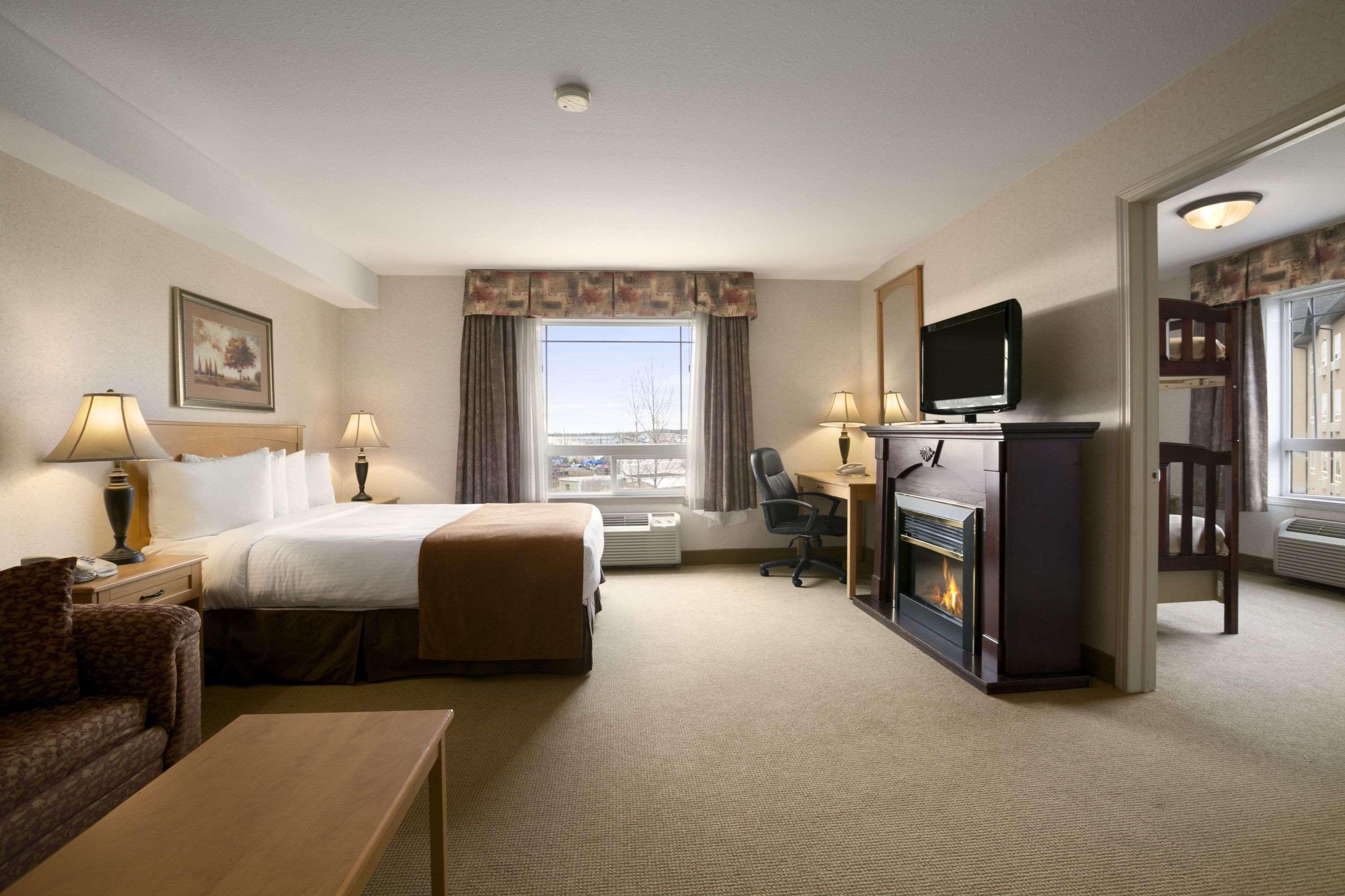 Super 8 By Wyndham Fort Nelson Bc Exterior photo